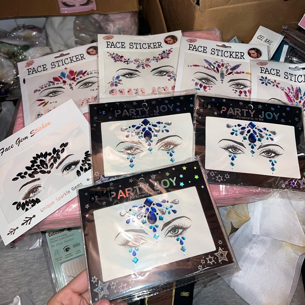 Face Gem Stickers 8pk